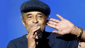 Yannick Noah chef du village de son enfance à Yaoundé